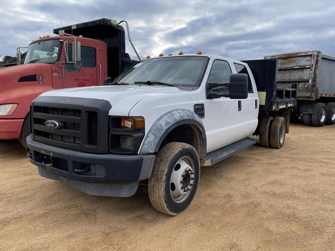 Image of Ford F-450 Primary image