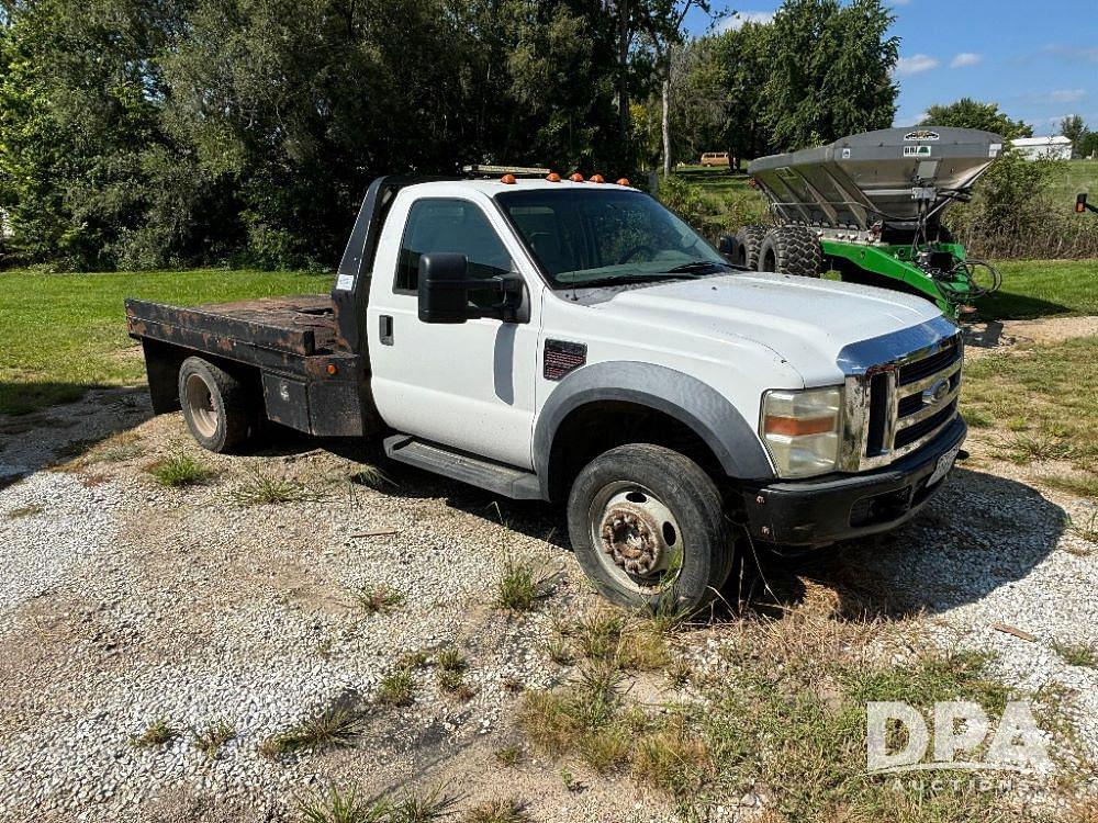 Image of Ford F-450 Primary image