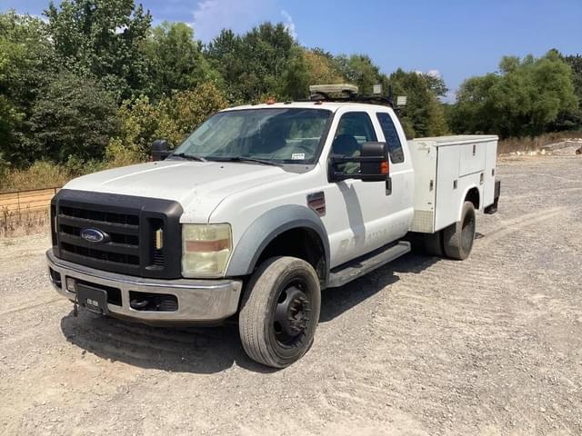 Image of Ford F-450 equipment image 1