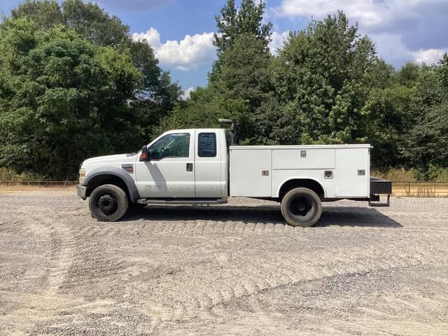 Image of Ford F-450 equipment image 3