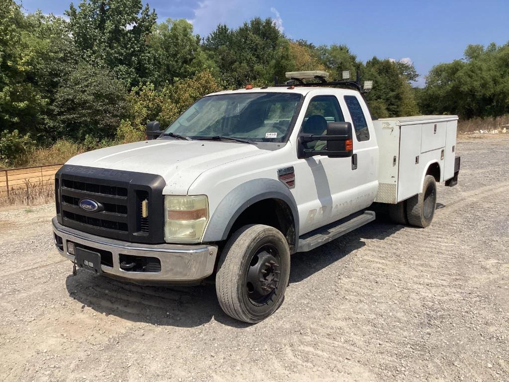 Image of Ford F-450 Primary image