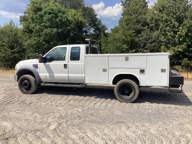 Image of Ford F-450 equipment image 4