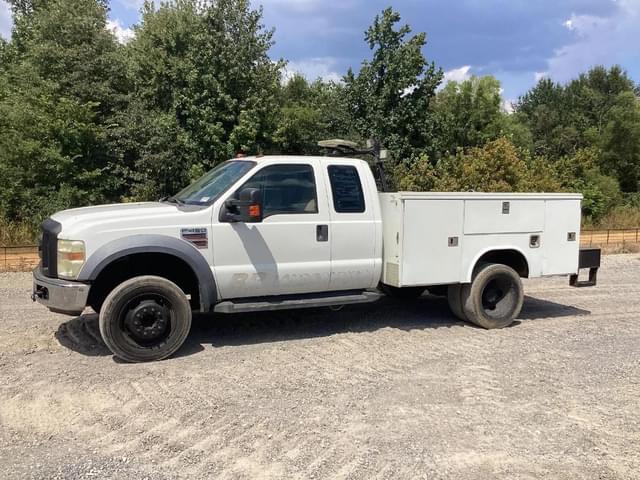 Image of Ford F-450 equipment image 2