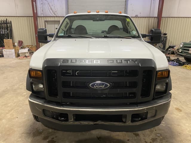 Image of Ford F-450 equipment image 1