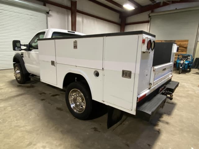 Image of Ford F-450 equipment image 3