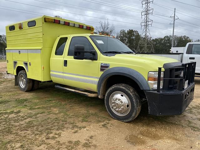 Image of Ford F-450 equipment image 3