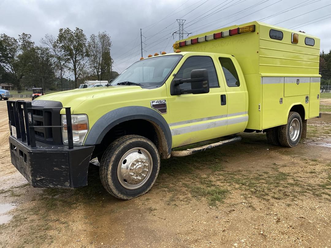 Image of Ford F-450 Primary image