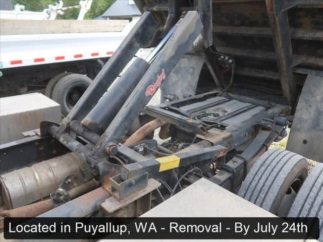 Image of Ford F-450 equipment image 3