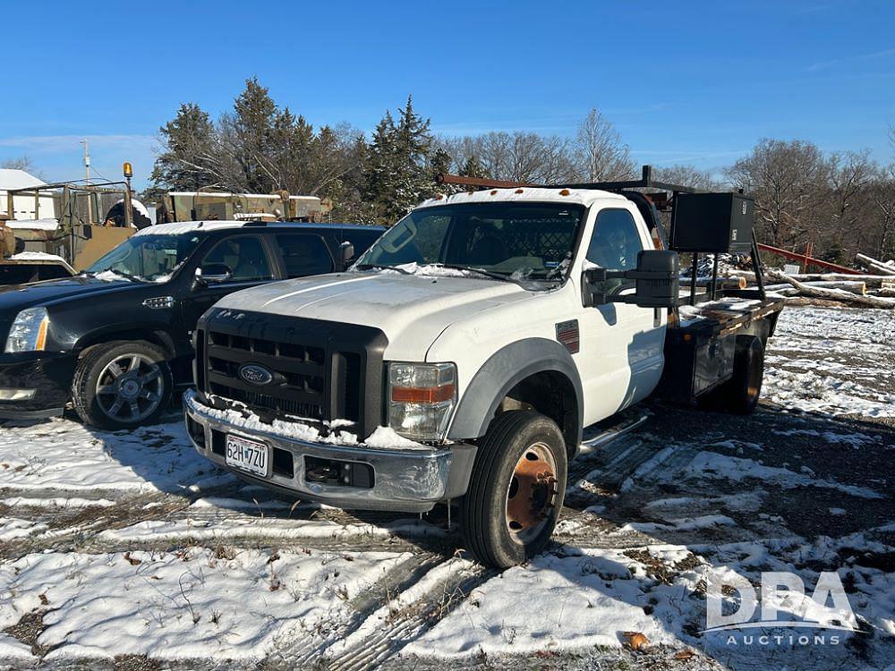 Image of Ford F-450 Primary image