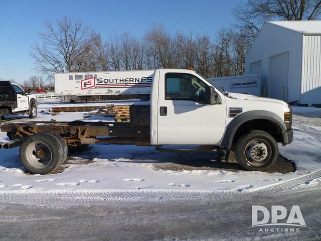 Image of Ford F-450 equipment image 3