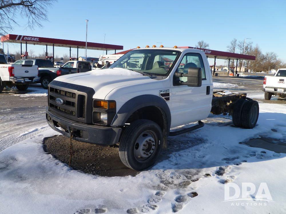 Image of Ford F-450 Primary image