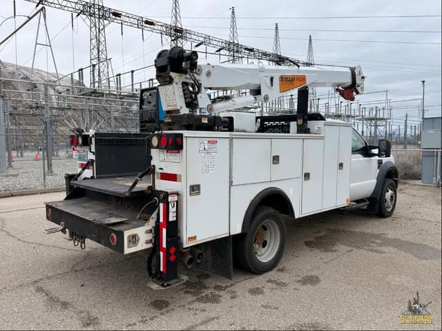 Image of Ford F-550 equipment image 4