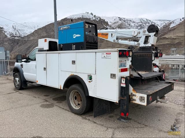 Image of Ford F-550 equipment image 2