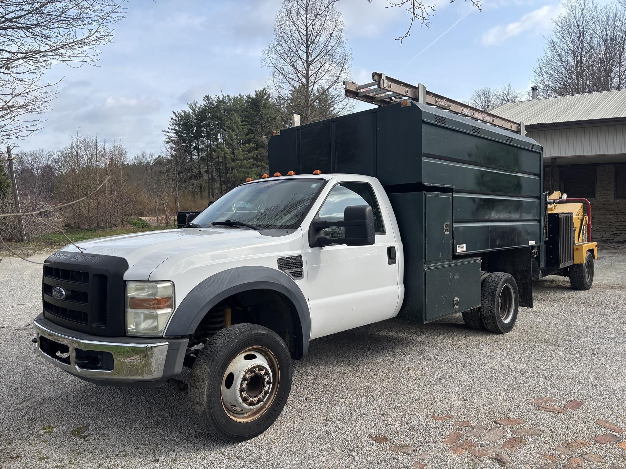 2008 Ford F-550 Equipment Image0