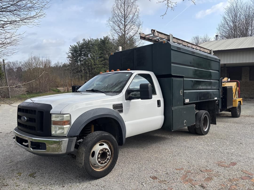 Image of Ford F-550 Primary image
