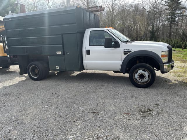 Image of Ford F-550 equipment image 3