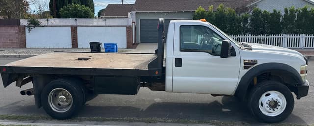 Image of Ford F-550 equipment image 2