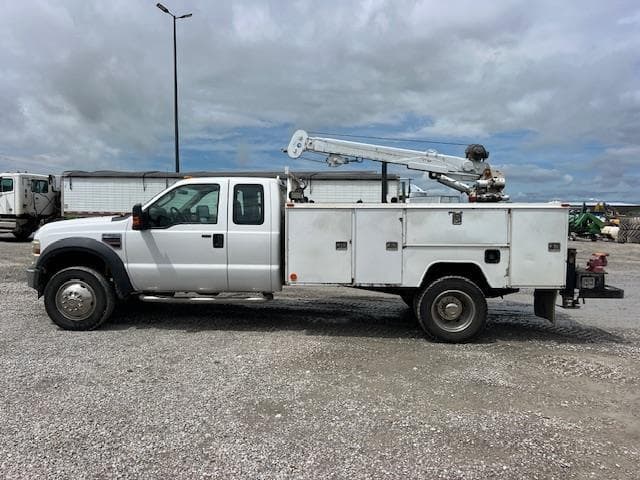 Image of Ford F-550 equipment image 2