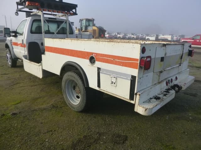 Image of Ford F-550 equipment image 3
