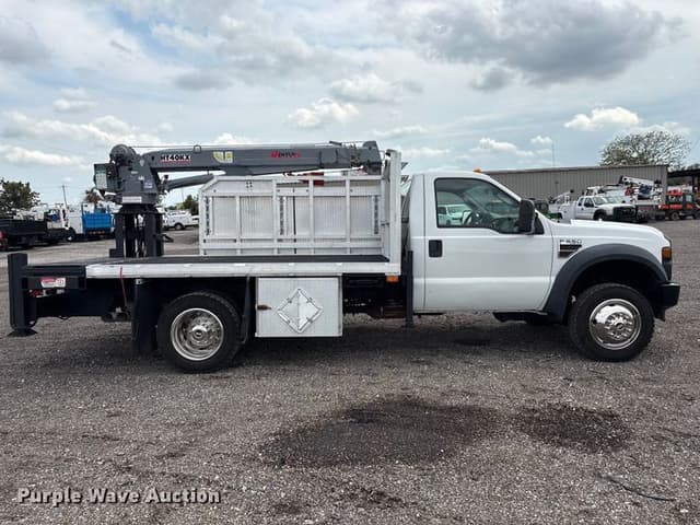 Image of Ford F-550 equipment image 3