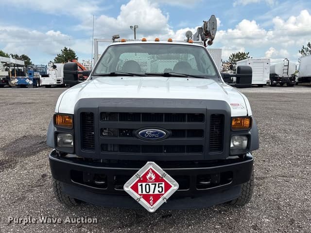 Image of Ford F-550 equipment image 1