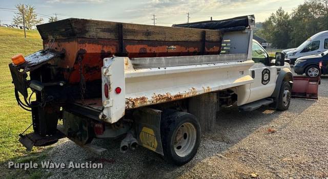Image of Ford F-550 equipment image 4