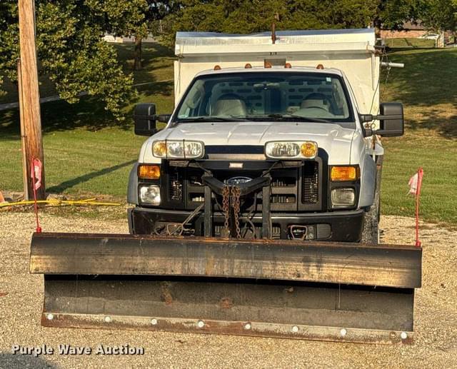 Image of Ford F-550 equipment image 1