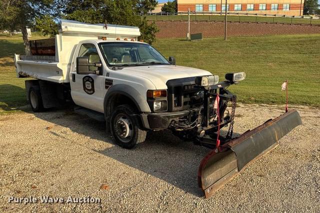 Image of Ford F-550 equipment image 2