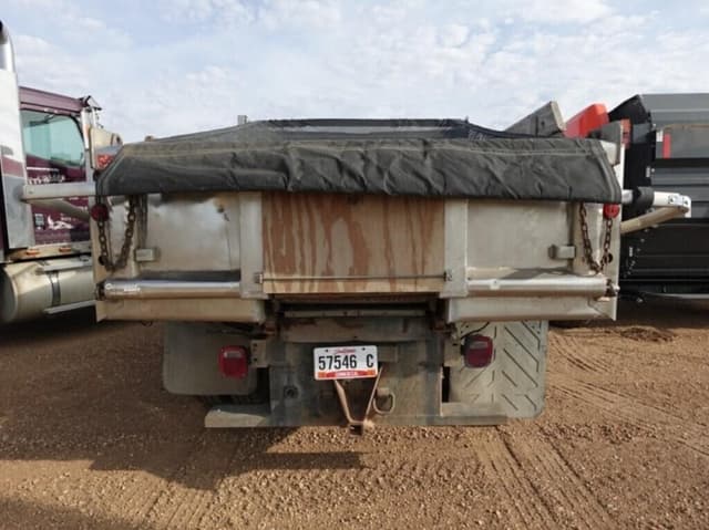 Image of Ford F-550 equipment image 4