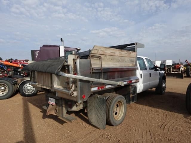 Image of Ford F-550 equipment image 3