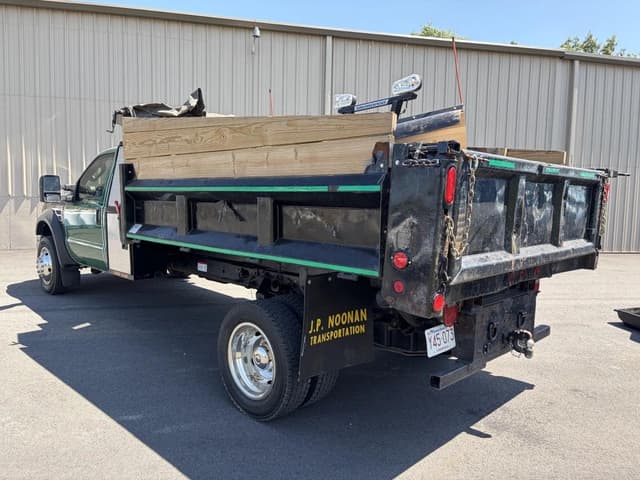 Image of Ford F-550 equipment image 3