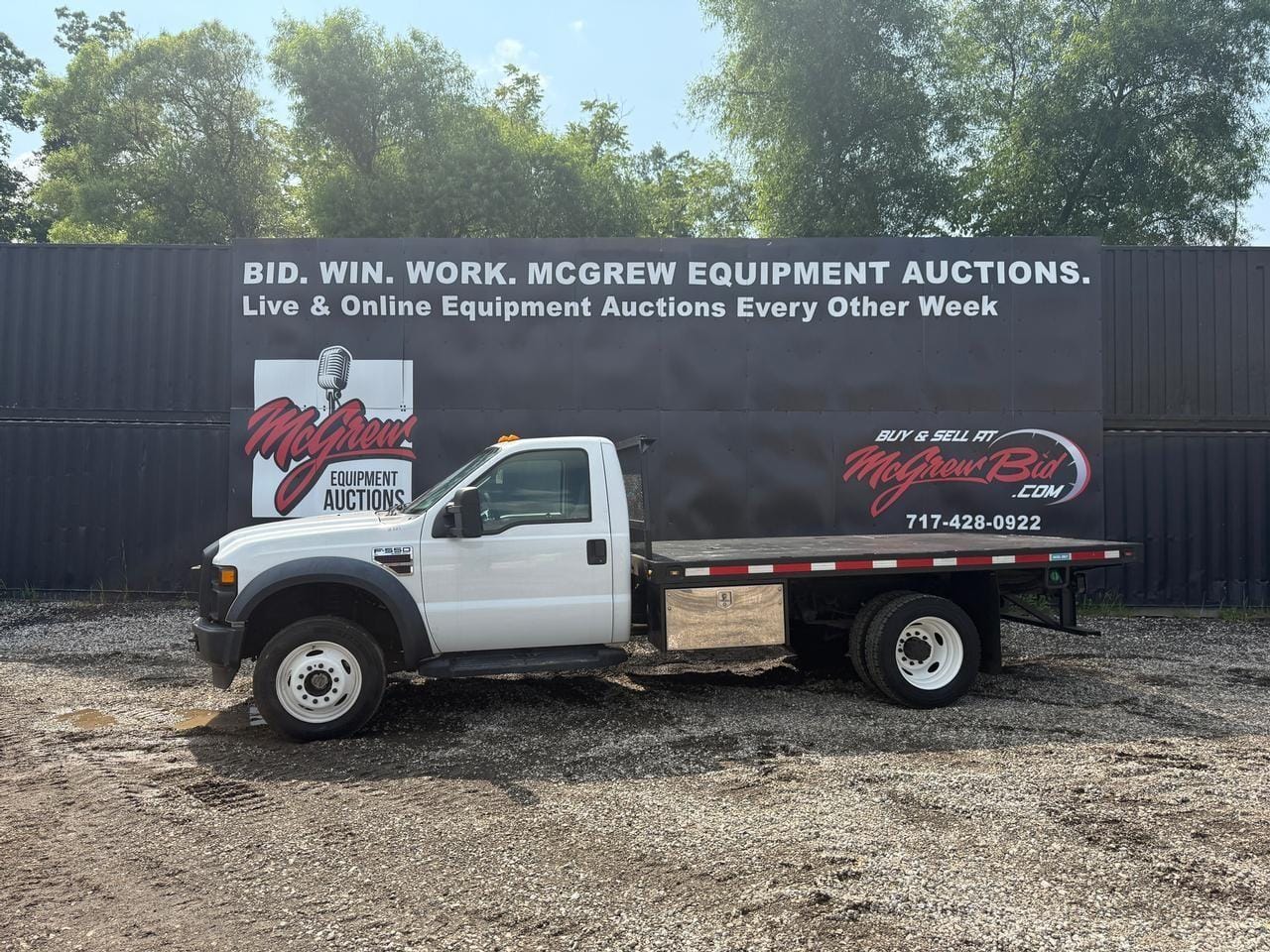 2008 Ford F-550 Equipment Image0