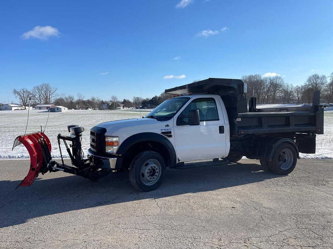 Image of Ford F-550 Primary image