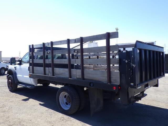 Image of Ford F-550 equipment image 3