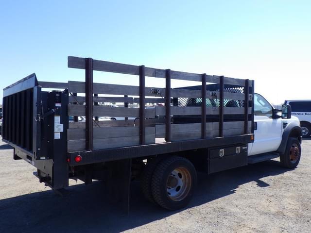 Image of Ford F-550 equipment image 2