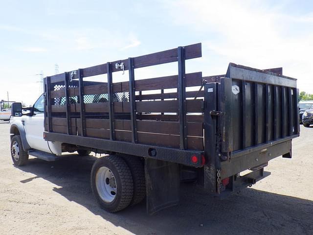 Image of Ford F-550 equipment image 3