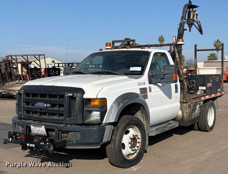 2008 Ford F-550 Equipment Image0