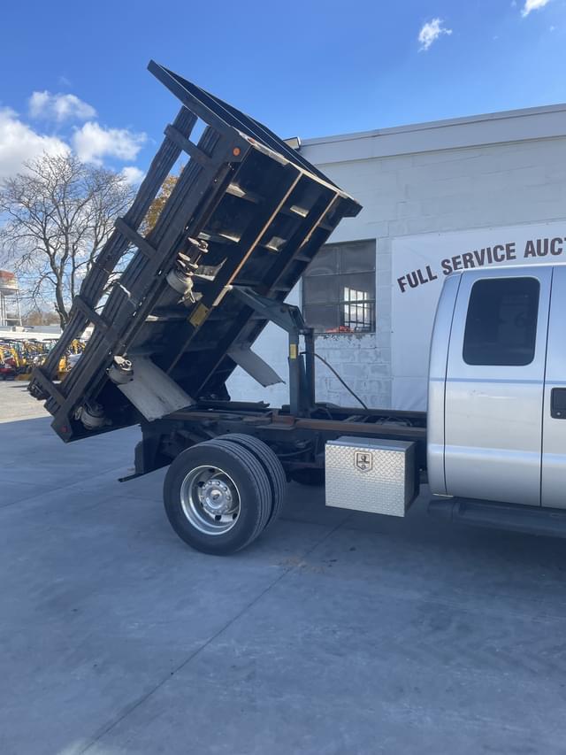 Image of Ford F-550 equipment image 4