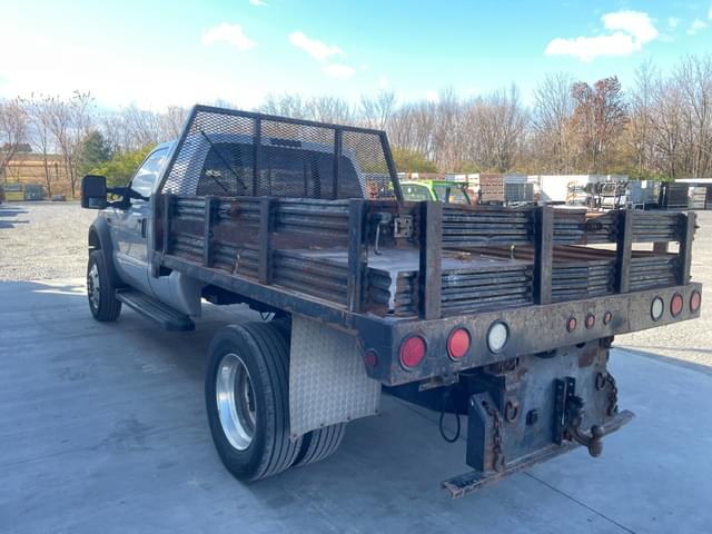 Image of Ford F-550 equipment image 2