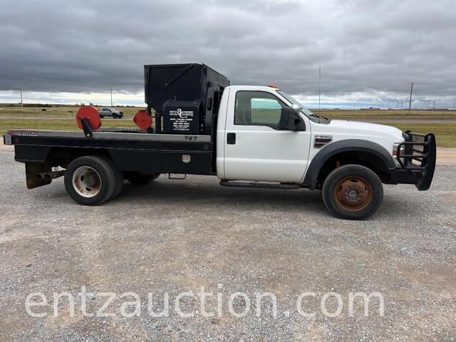 Image of Ford F-550 equipment image 3