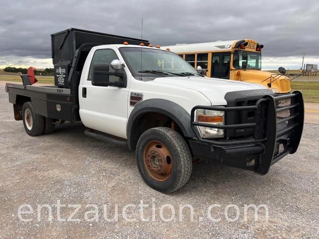 Image of Ford F-550 equipment image 2