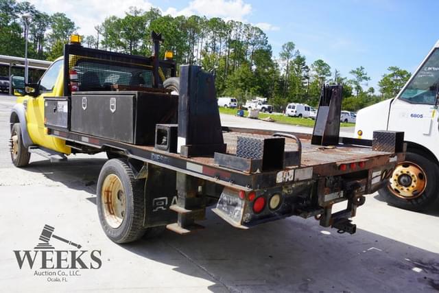 Image of Ford F-550 equipment image 3