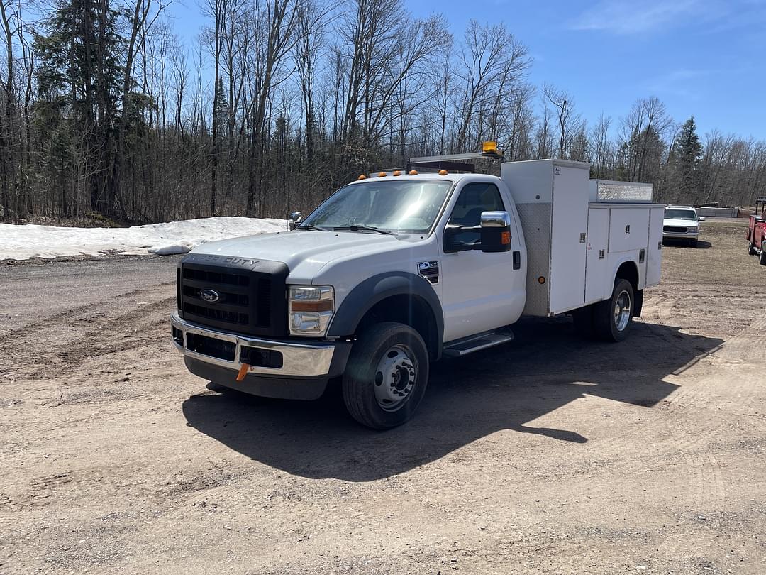 Image of Ford F-550 Primary image