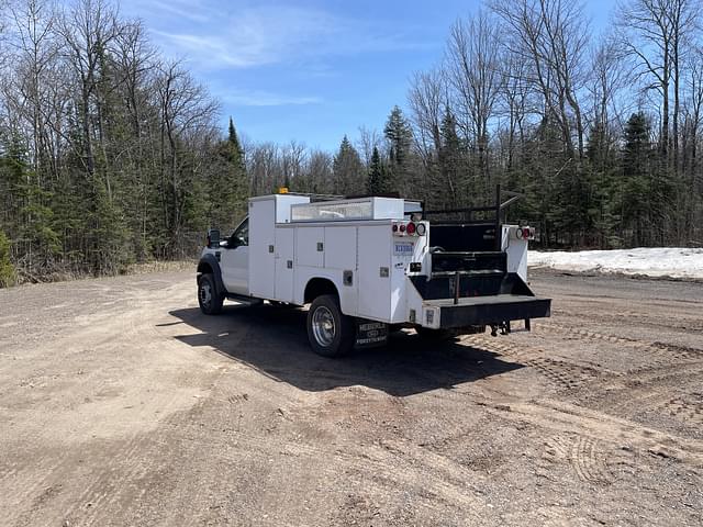 Image of Ford F-550 equipment image 3
