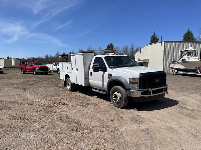Image of Ford F-550 equipment image 1