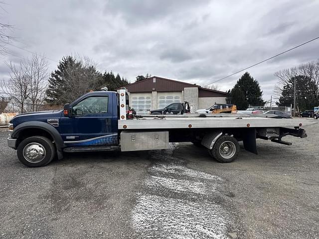 Image of Ford F-550 equipment image 2