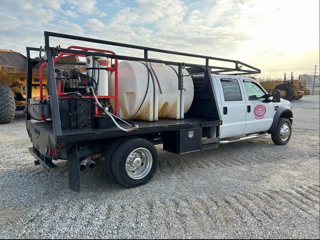 Image of Ford F-550 equipment image 3