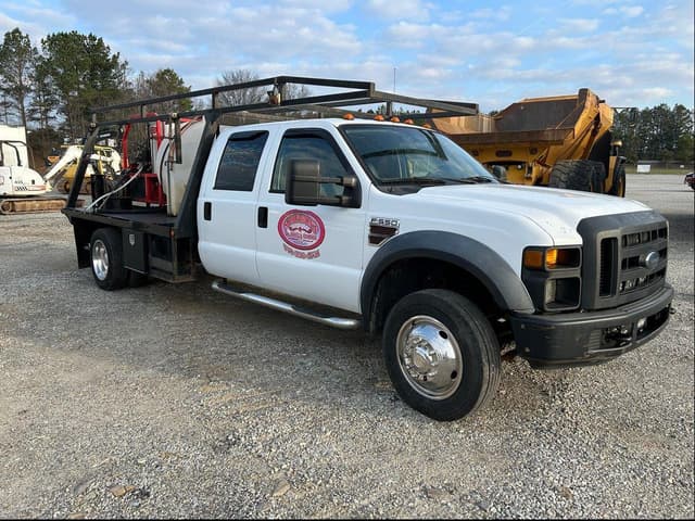 Image of Ford F-550 equipment image 2
