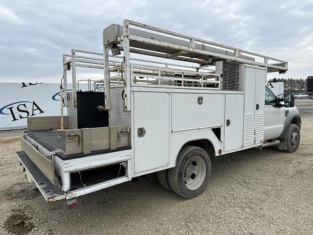 Image of Ford F-550 equipment image 4