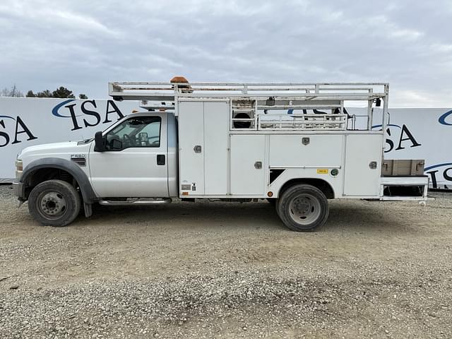 Image of Ford F-550 equipment image 1
